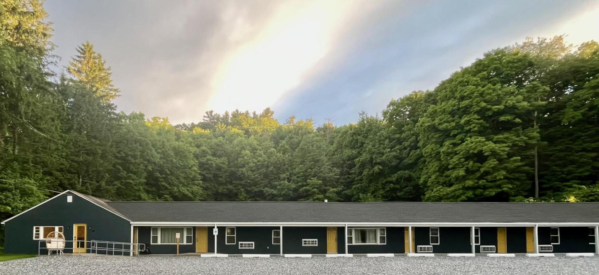 East Rock Inn Great Barrington Exterior photo